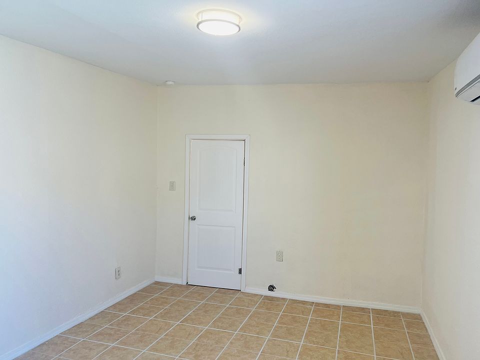 1st image of 3219 E Missouri Ave #2