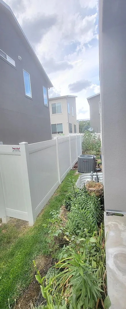 Home Nestled In a beautiful Herriman Neighborhood — Photo 3