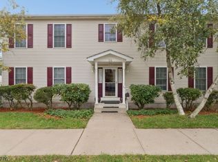 84 Beech St, Dover Town, NJ 07801