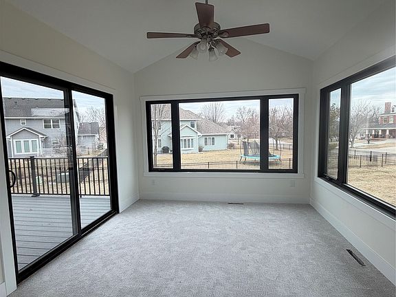 5th image of 2107 SW Tanglewood Ln