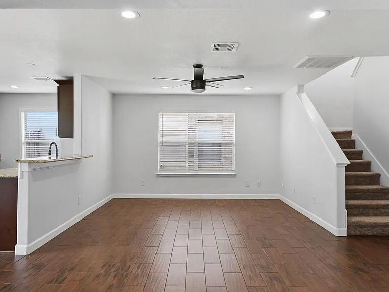 11710 Fossil Rock Ln — Photo 14