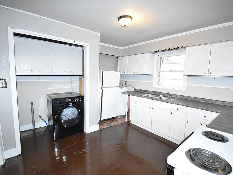 141 W Rossview Rd — Photo 5