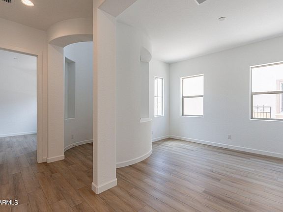 4th image of 394 E BITTERCRESS Avenue