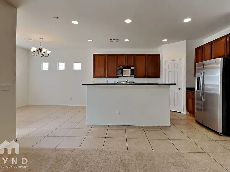 9928 W Marguerite Ave — Photo 5