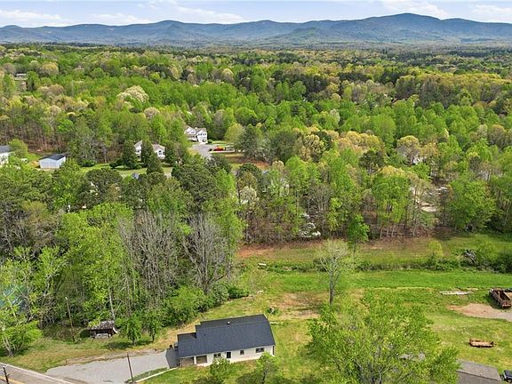 4th image of 3011 Refuge Rd