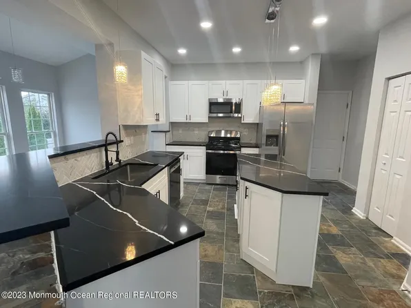 5 Liberty Court, Barnegat, NJ 08005