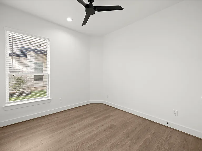 2711 Sunrise Breeze Dr — Photo 20