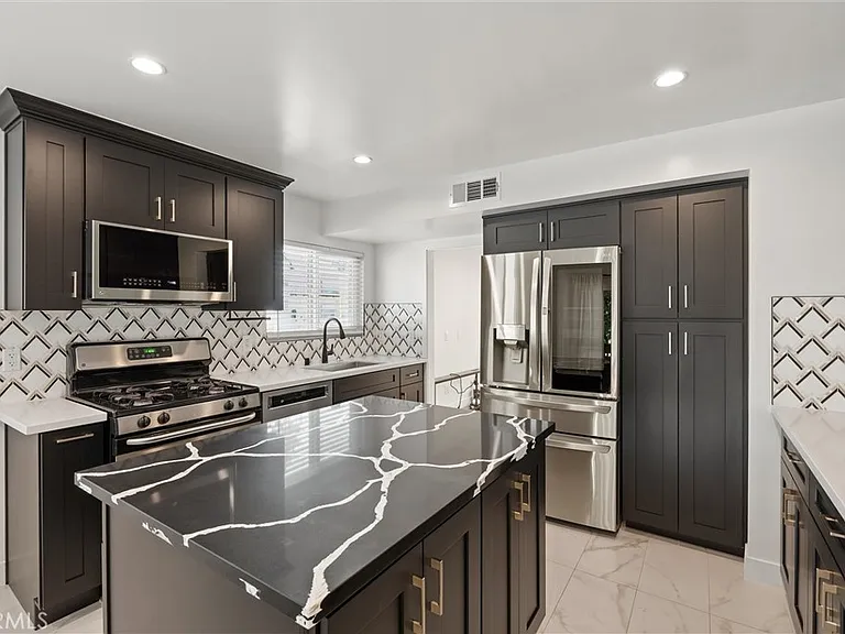 5974 Costello Ave — Photo 2