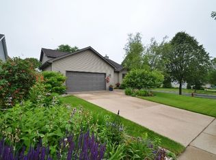 121 Knutson Dr, Madison, WI 53704