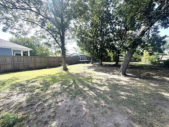 4th image of 3007 Meadowlane St