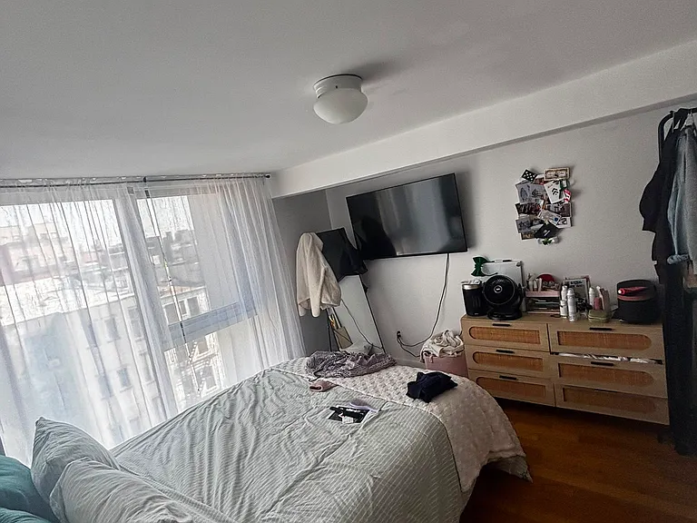 141 Dupont St #4B — Photo 11