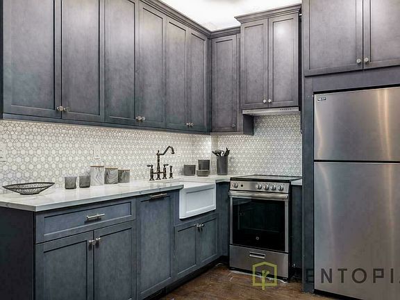 4th image of 187 Kent Ave #479