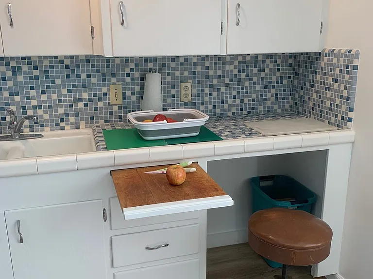 358 Bard St — Photo 17
