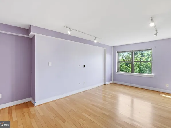 212 Oakwood St SE APT 315, Washington, DC 20032