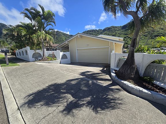 3rd image of 797 Ainapo St
