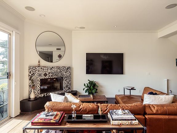 5th image of 7912 Blackburn Ave APT 5