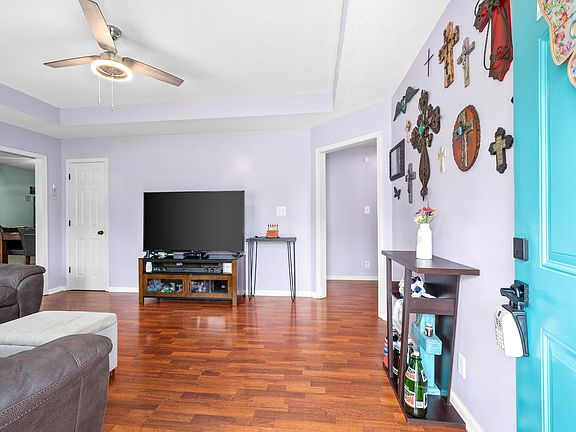 5th image of 570 Danielle Dr