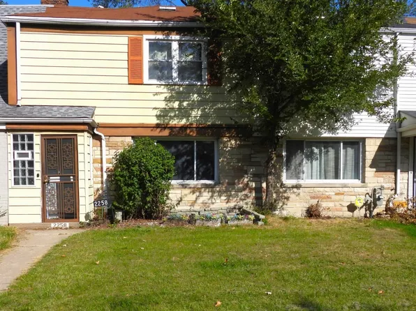 2258 E 96th St, Chicago, IL 60617