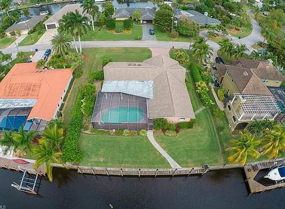 3rd image of 1058 N Waterway Dr