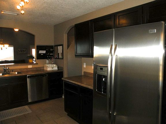 5th image of 912 Cristanos Dr