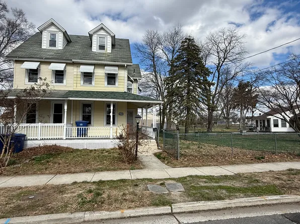 606 Spruce St, Delanco, NJ 08075