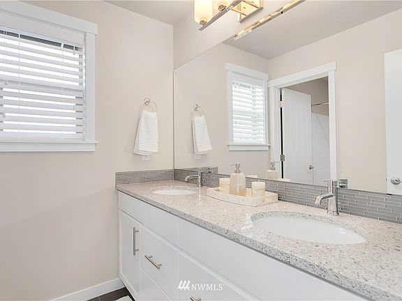 5th image of 3920 146th Street SE #12