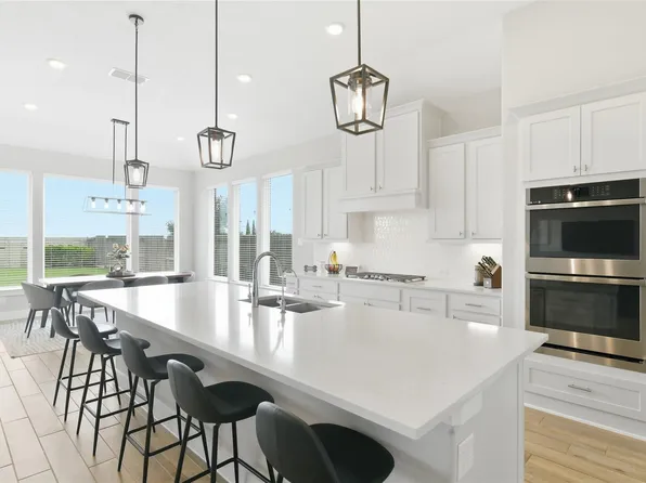 213 Lakehouse Landing Dr, Katy, TX 77493