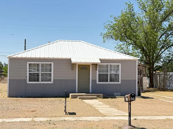 108 Hicks Pl, Levelland, TX 79336