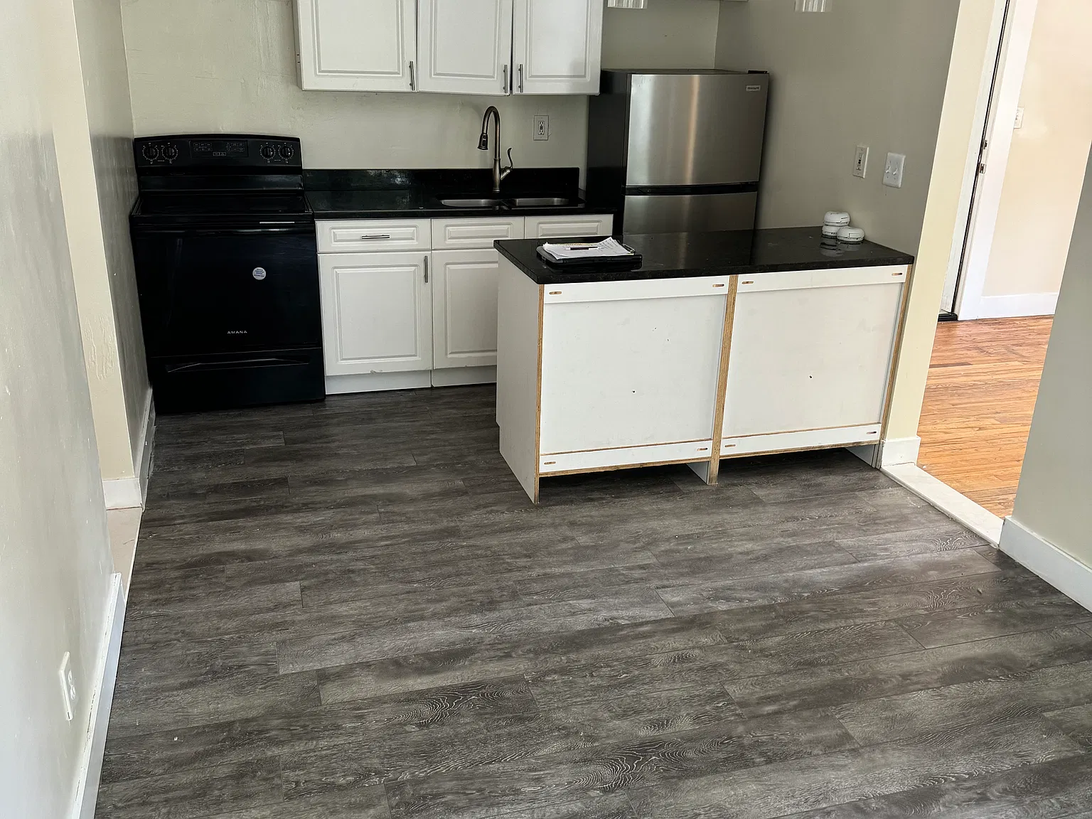 32 Starr Ave — Photo 1