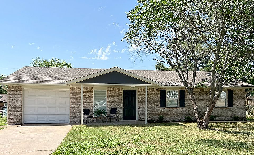 1st image of 106 Aspen Ct