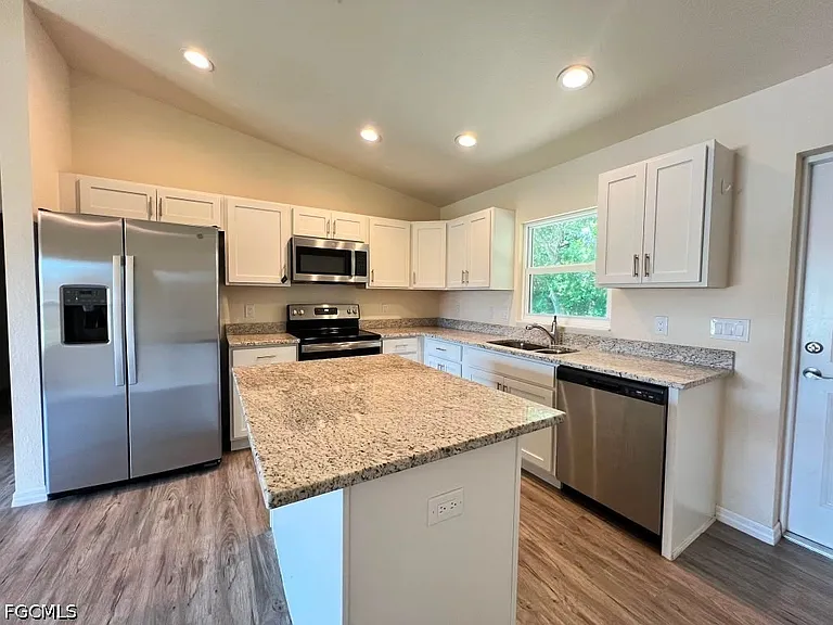 1173 E Benbow Cir — Photo 15