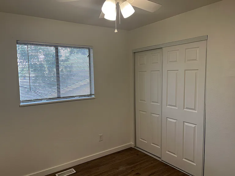 329 S Murray Blvd #A — Photo 9