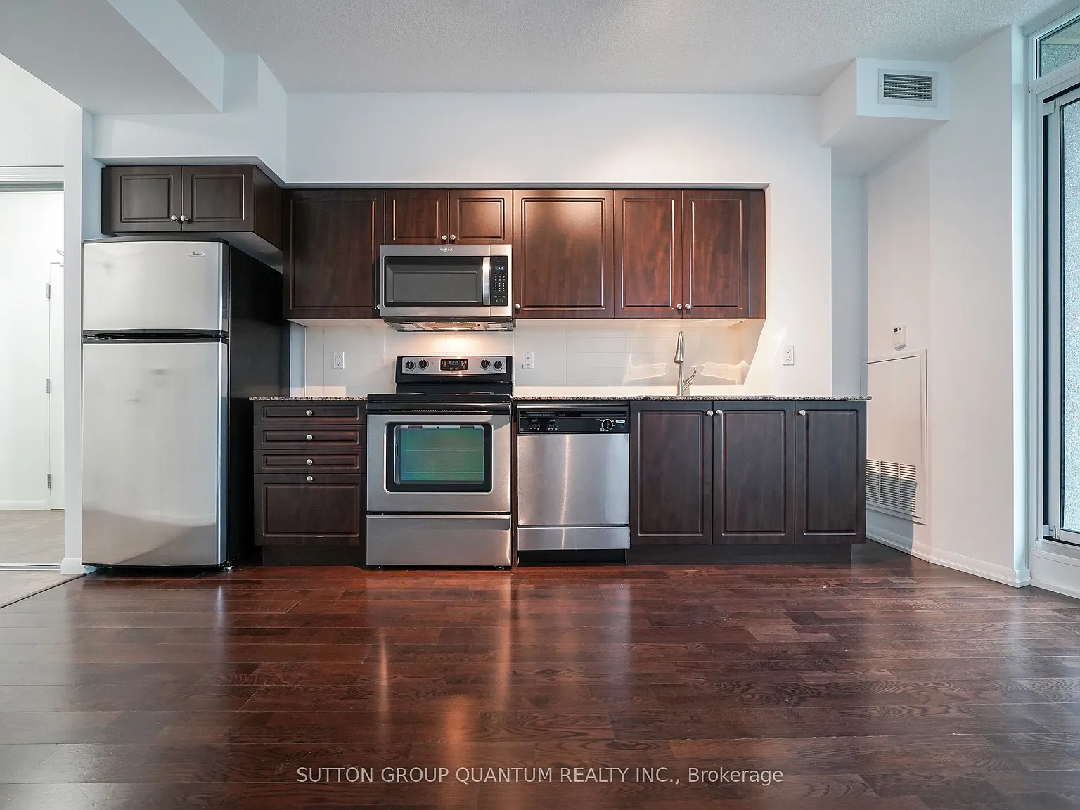 The Neptune 2 Condominiums — Photo 4