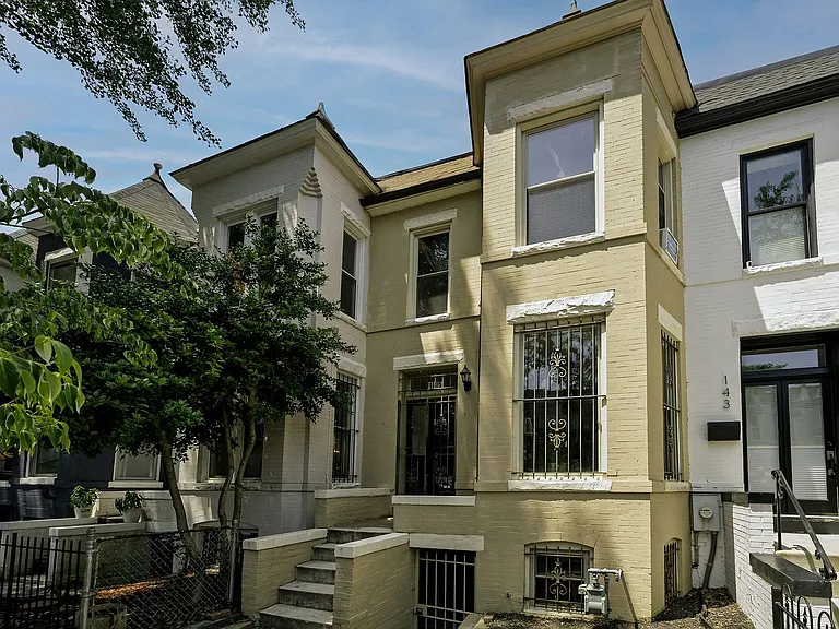 145 Thomas St NW — Photo 32