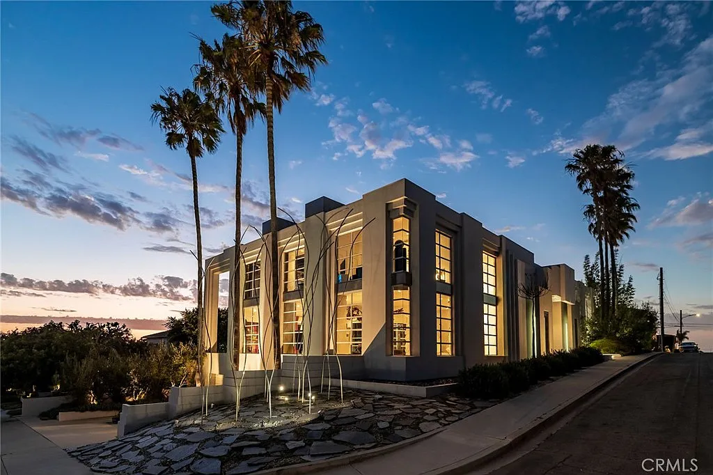 4 bed, 10000 sqft, $99,000 — Photo 1