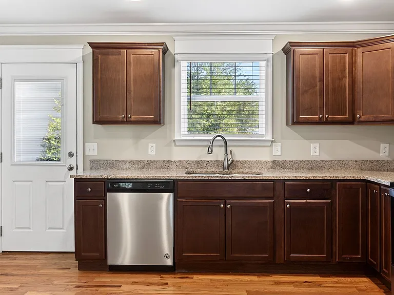 2297 Shady Ln NE — Photo 14