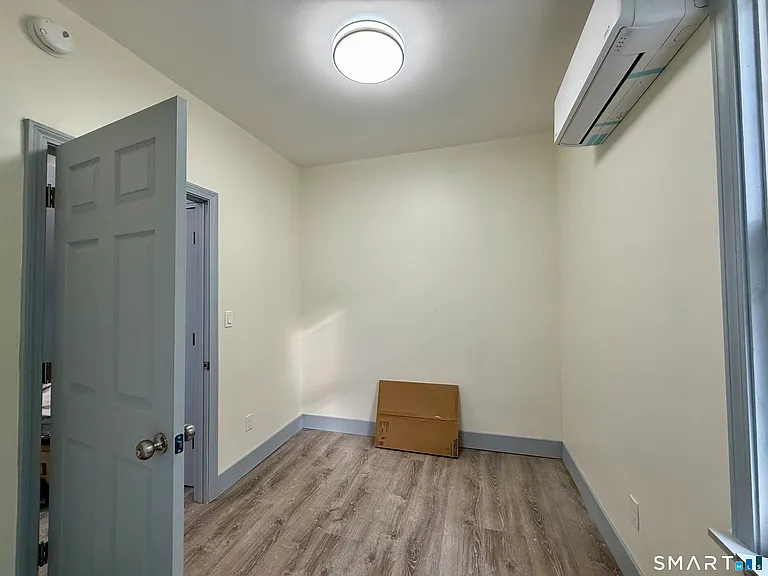 22 Hawthorne Ave — Photo 7