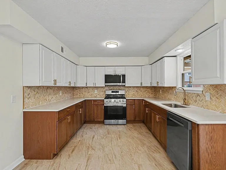 3709 NE Grant St — Photo 12