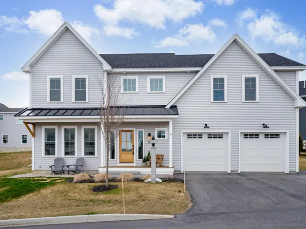 9 Wagon Wheel Lane, Falmouth, ME 04105