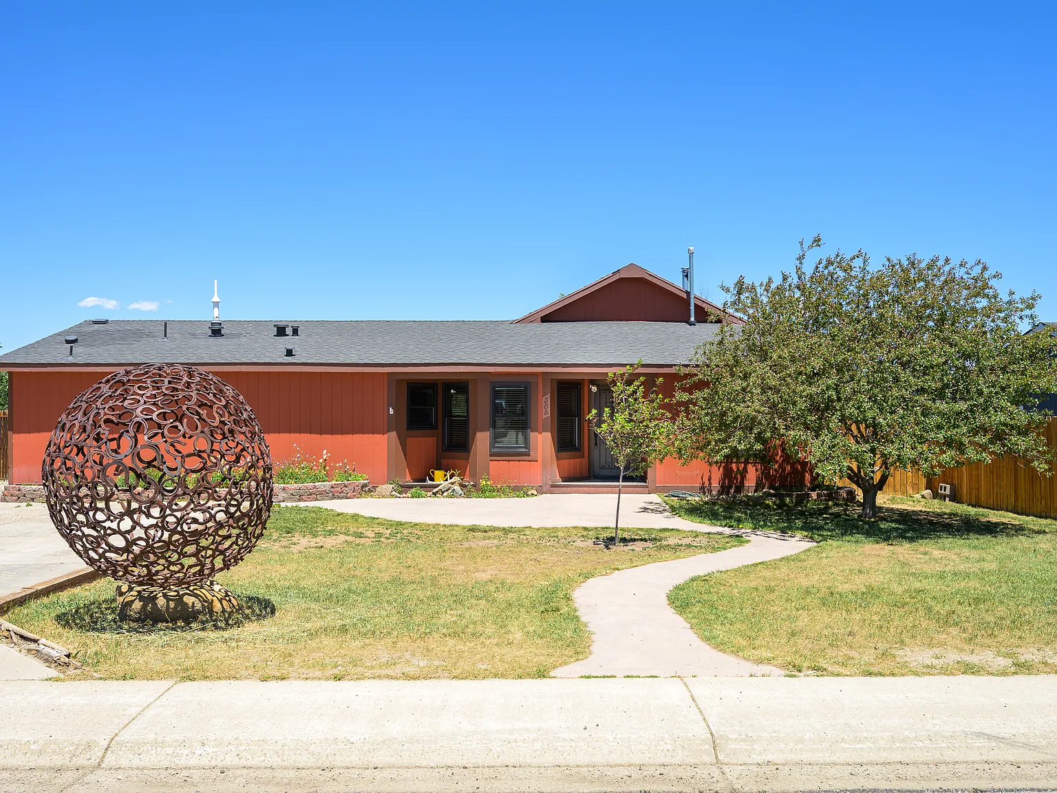 3 bed, 2612 sqft, $3,500 — Photo 2