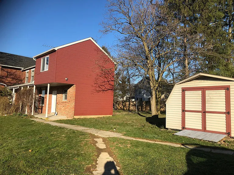 164 S River St #B — Photo 2