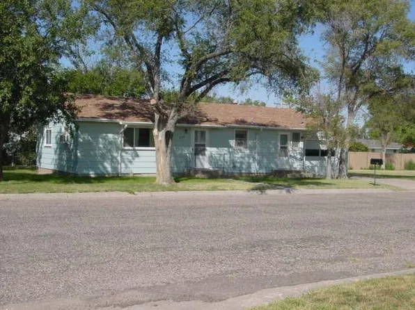 206 E 3rd St, Goodland, KS 67735