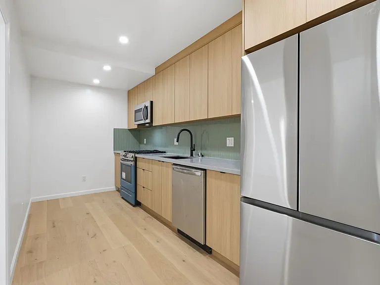 1221 Waller St #A — Photo 6