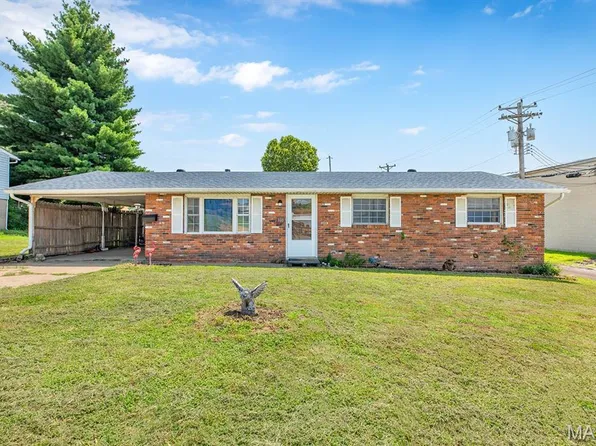 160 Harnett Ave, Wood River, IL 62095