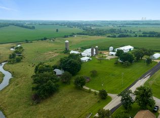 9237 N Conger Rd, Leaf River, IL 61047