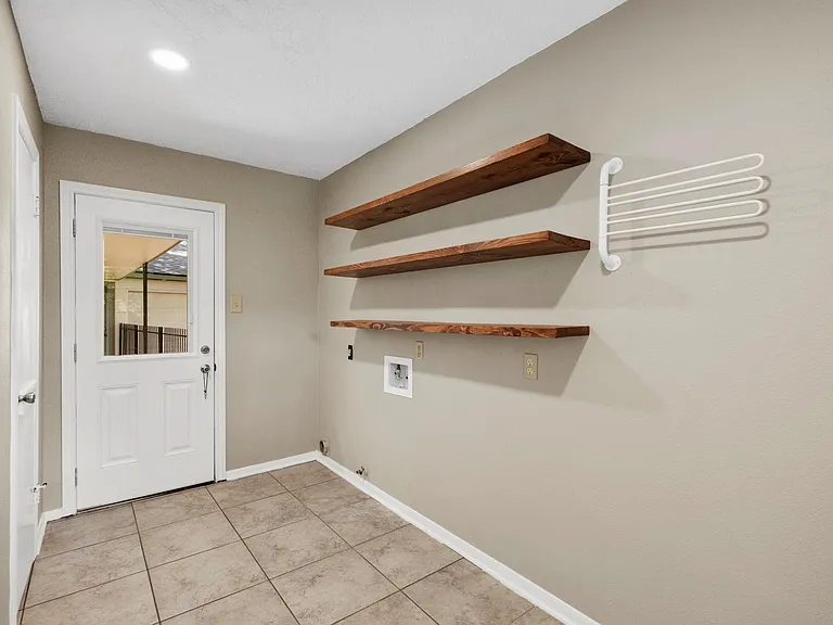 3174 La Quinta Dr — Photo 36
