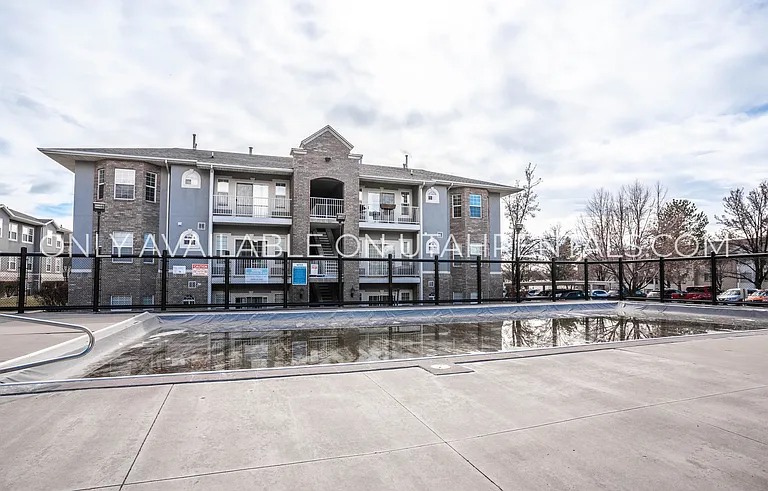 455 Belmont Pl #164-2 — Photo 14