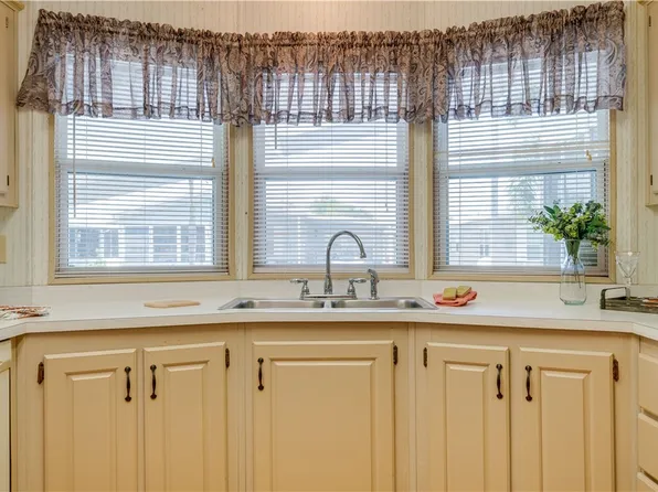 422 Horizon Dr, North Fort Myers, FL 33903