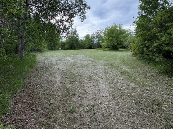 307-309- 311 Third AVENUE E, Kelvington, SK S0A 1W0