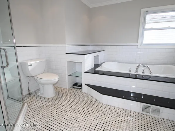 90 Levit Avenue image 15 of 36